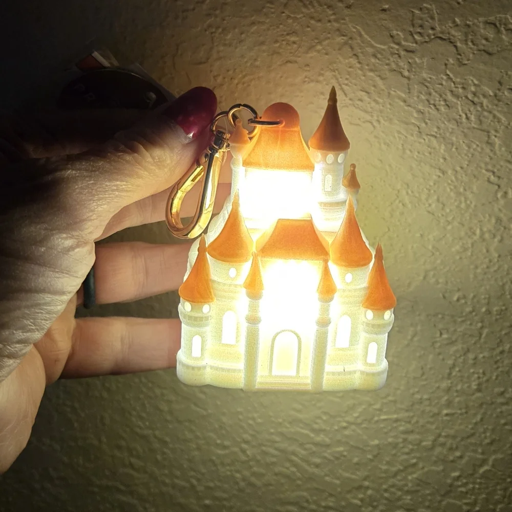 👑🤲NWT‼️Bath & Body Works Disney Princess Light-up Castle Holder w/ Sanitizers